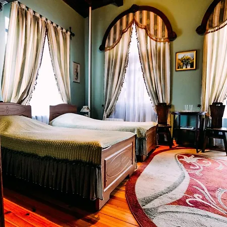 Antique House Hotel Дубно Экстерьер фото