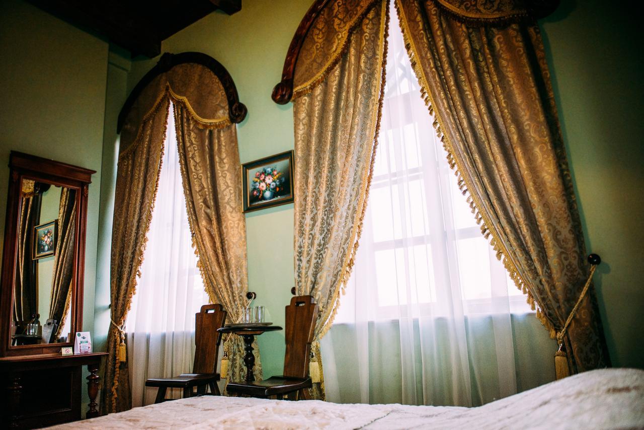 Antique House